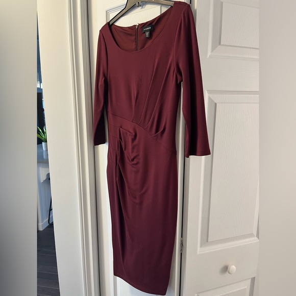 Burgandy stretch dress, with gathering along front. - Picture 2 of 3